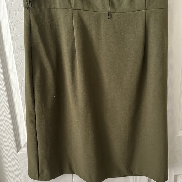 Olive green dress with ruffles, can wear to a business meeting or a party - Picture 3 of 5